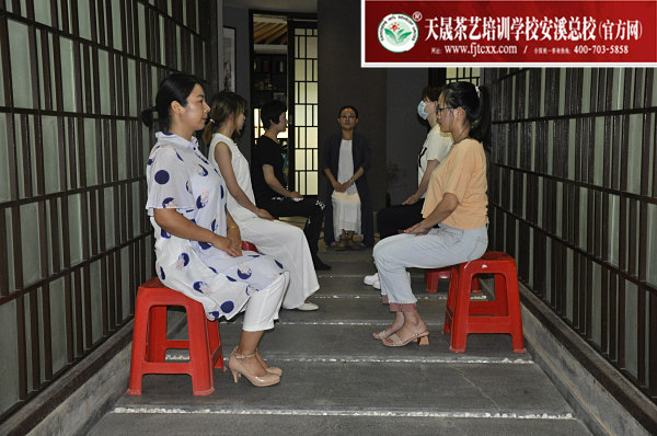 第160期：台湾十八道茶艺分段讲解与训练、茶艺坐姿训练(图1)