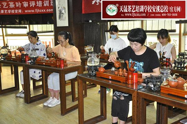 第160期：台湾十八道茶艺分段训练、名茶品鉴之西湖龙井、黄山毛峰、信阳毛尖(图2)