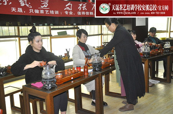 第163期：台湾十八道茶艺茶具展示学习，茶艺形体训练(图1)