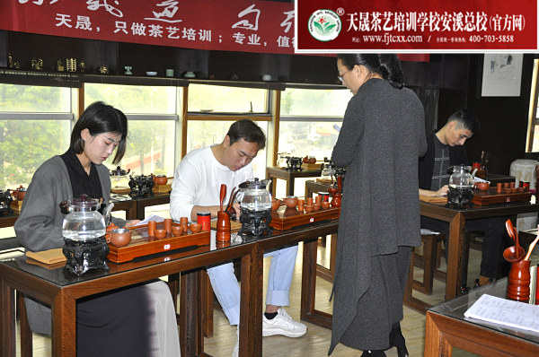 第172期：台湾十八道茶艺分段讲解与训练、茶艺坐姿训练(图1)