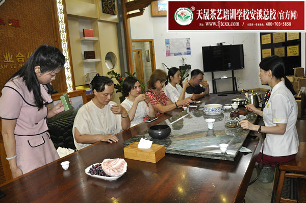 第178期：参观安溪特产城茶企品牌旗舰(图2)